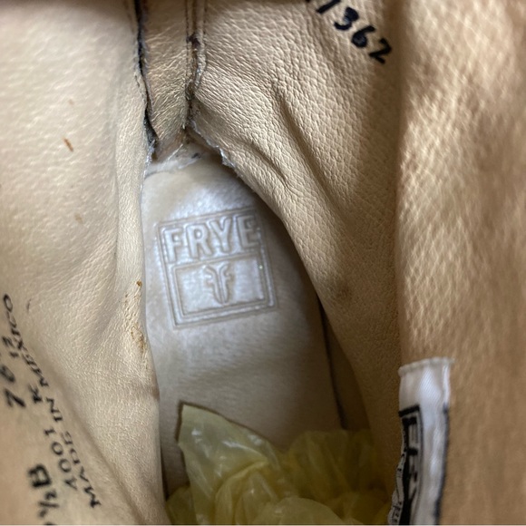 FRYE WOMEN'S PHILLIP STUDDED HARNESS BOOTS ROUND TOE Crackled Leather 9.5 Brown - Picture 14 of 15